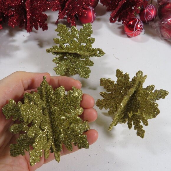 Red and Gold Christmas Ornament collection - Picture 10 of 14